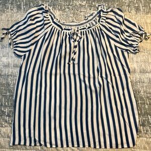 Grand & Greene - Women’s Medium Short Sleeved Shirt - Size Medium